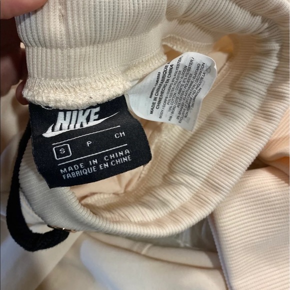 Nike Air Rosegold sweatsuit - Picture 6 of 6